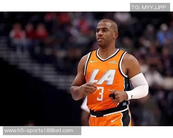 大范谈保罗缺席影响:外来球员难以担任球队领袖角色 大范谈保罗缺席影响:外来球员难以担任球队领袖角色